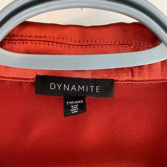 Dynamite Red Cropped Shirt - Picture 6 of 6